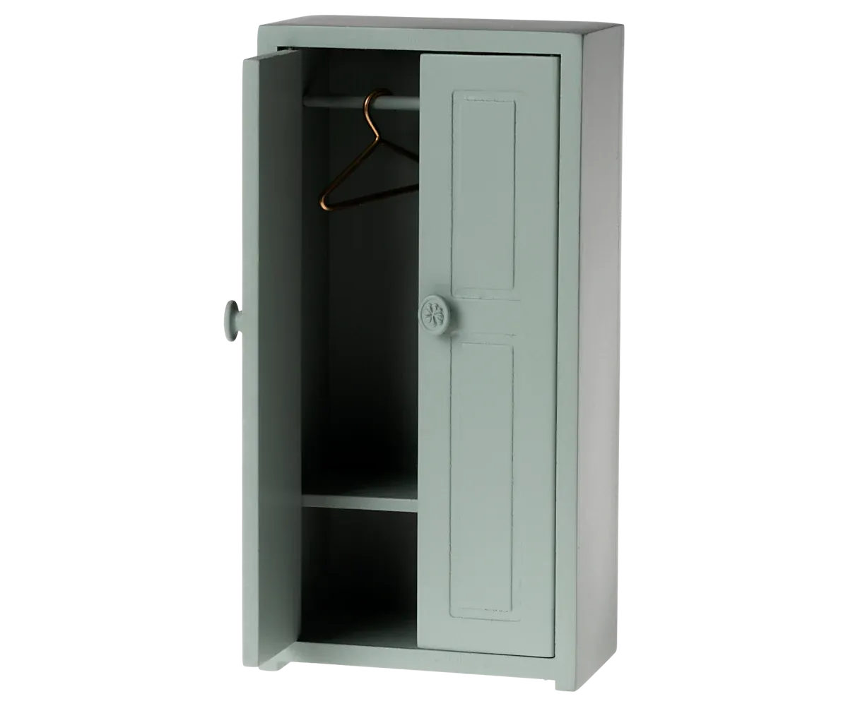 Closet, Mouse in Soft Blue
