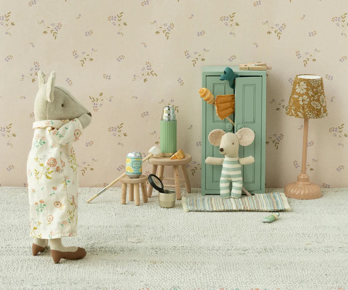 Closet, Mouse in Soft Blue