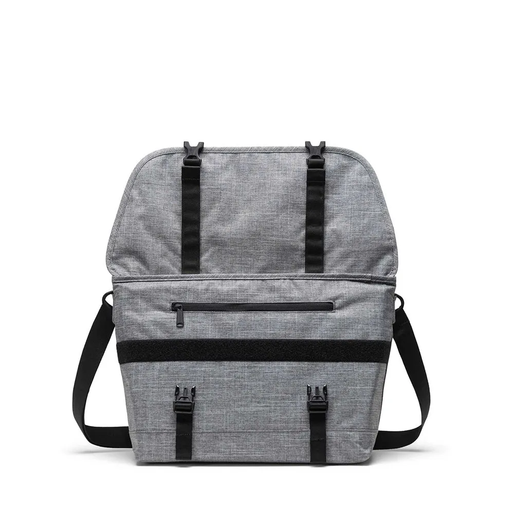Herschel Cove Messenger 22,5L Bags - Raven Crosshatch