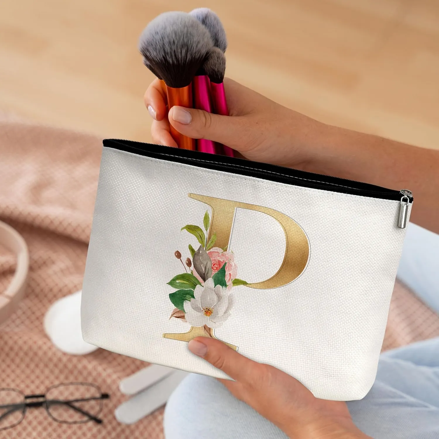 Initial Makeup Bag, Monogrammed Birthday Gifts for Women Friends Bridesmaid, Floral Personalized Cosmetic Bag for Toiletry Accessories - P