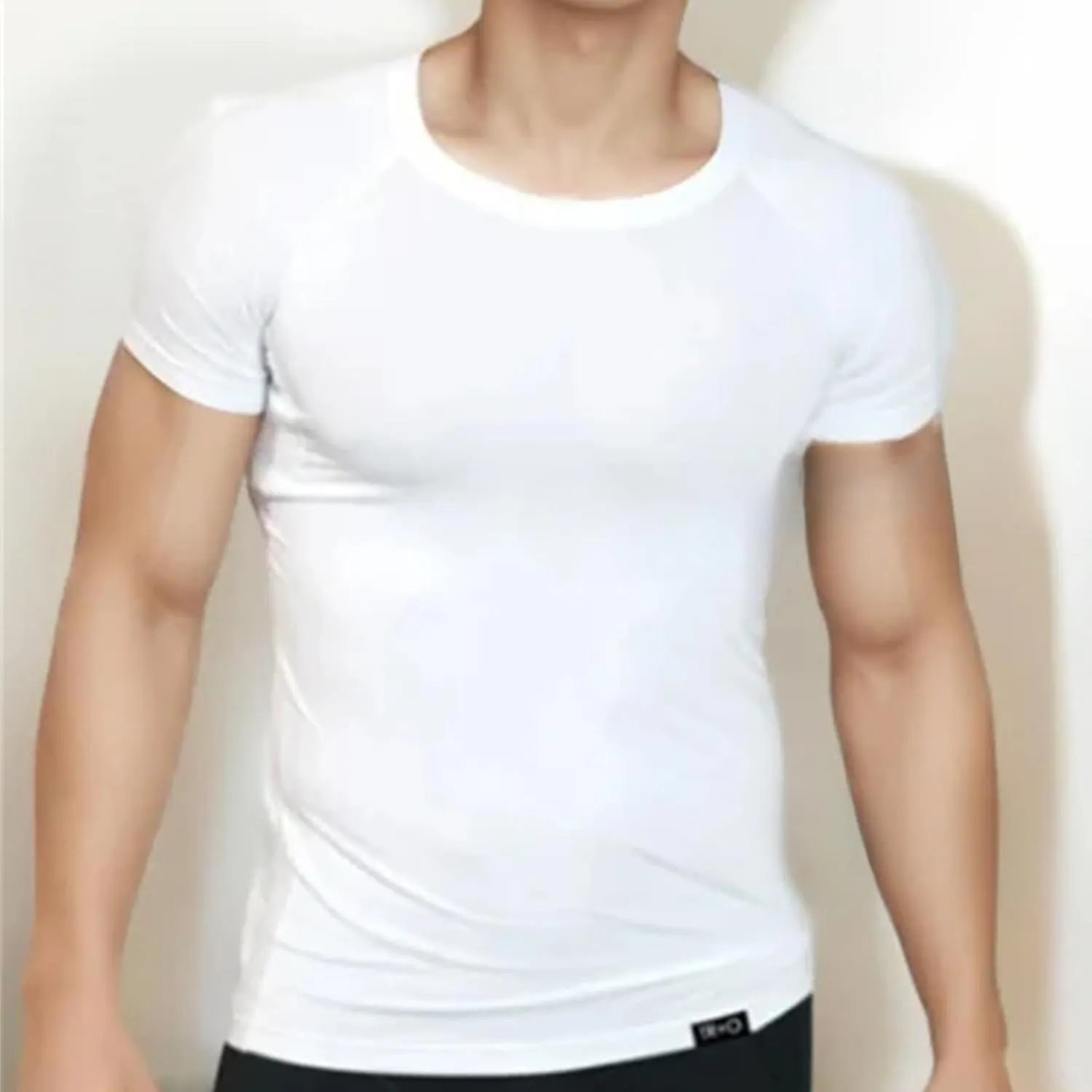 Men Crew Neck Undershirts with Sweatproof Solid T Shirt with Pads Modal Tops