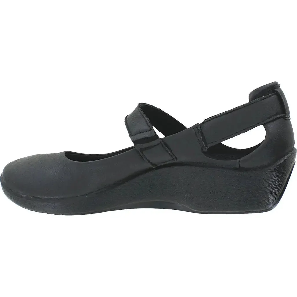 Womens Arcopedico L51  Lightweight, Breathable & Custom-Fit Comfort