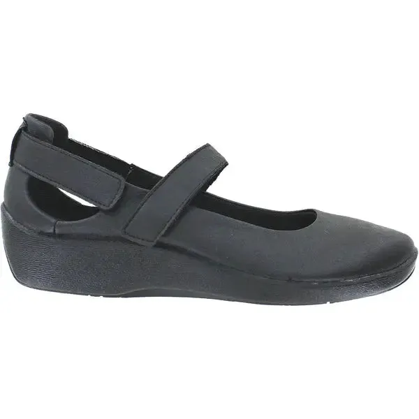 Womens Arcopedico L51  Lightweight, Breathable & Custom-Fit Comfort
