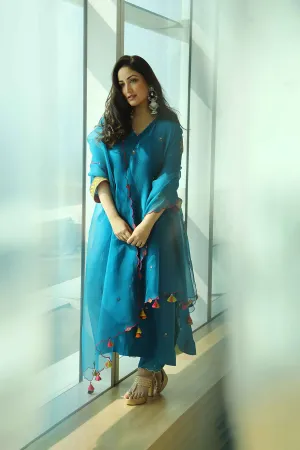 Yami Gautam Teal Blue Silk Booti Kaftan Kurta Set